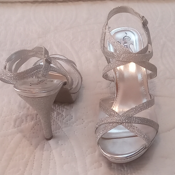 Unlisted by Kenneth Cole - Picture 11 of 12